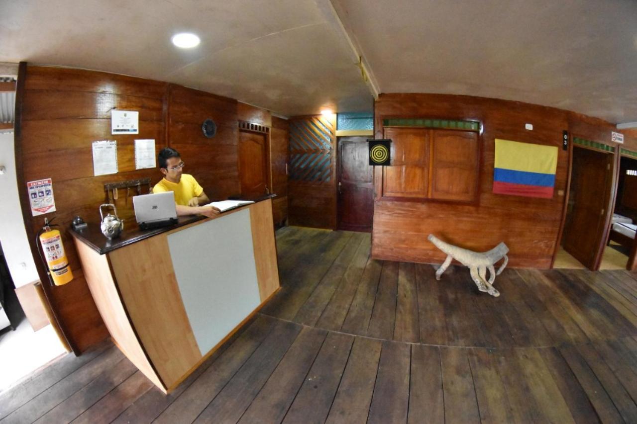 Hostal Cano Nevera La Macarena エクステリア 写真
