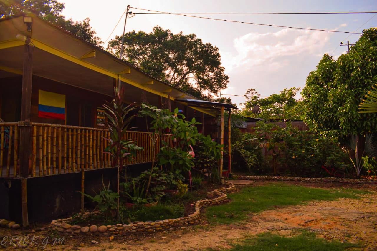 Hostal Cano Nevera La Macarena エクステリア 写真