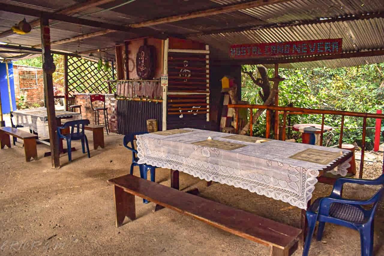 Hostal Cano Nevera La Macarena エクステリア 写真