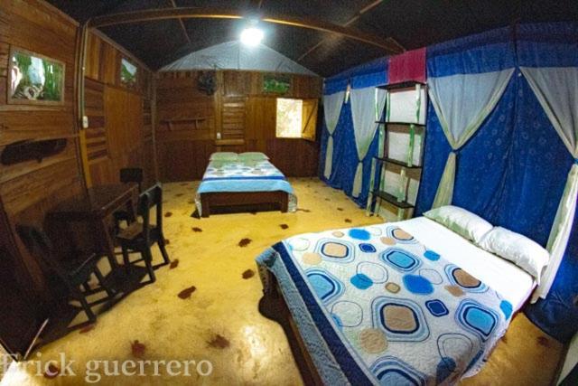 Hostal Cano Nevera La Macarena エクステリア 写真